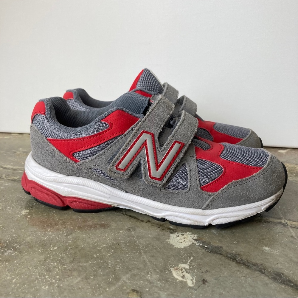 New Balance Kid's Hook and Loop SHOES size 2.5